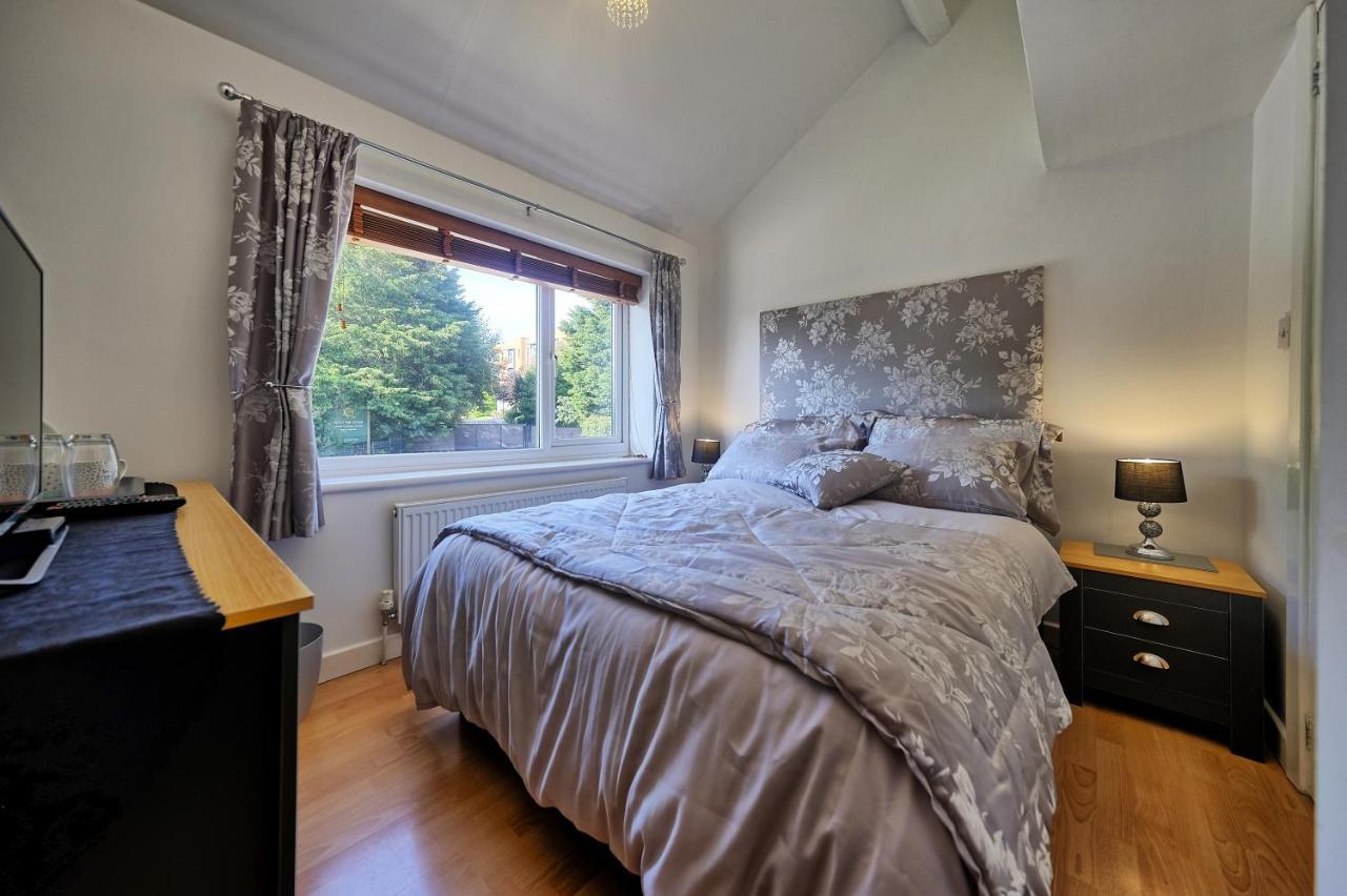Upton Village Guest House Birkenhead Dış mekan fotoğraf