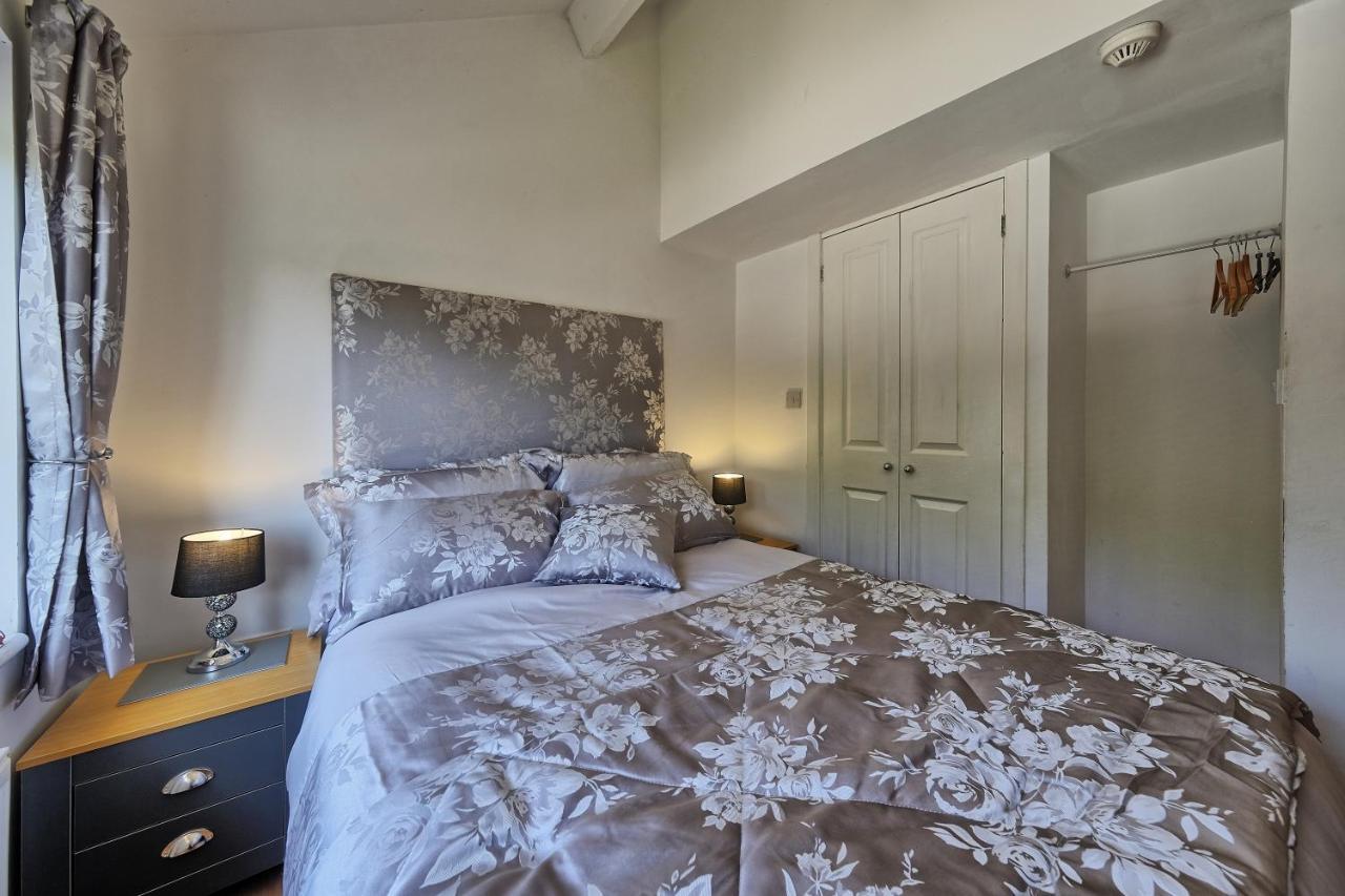 Upton Village Guest House Birkenhead Dış mekan fotoğraf